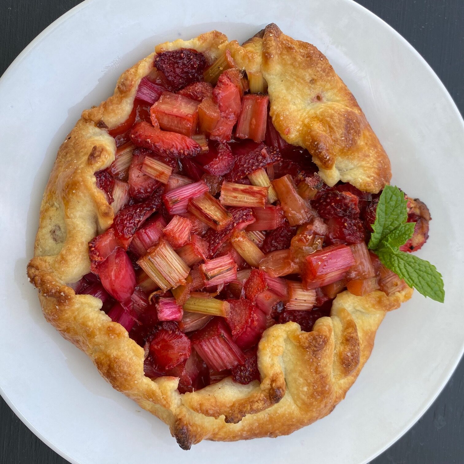 Mini Strawberry Rhubarb Galettes Shahreen Ahmed June 2022 (1)