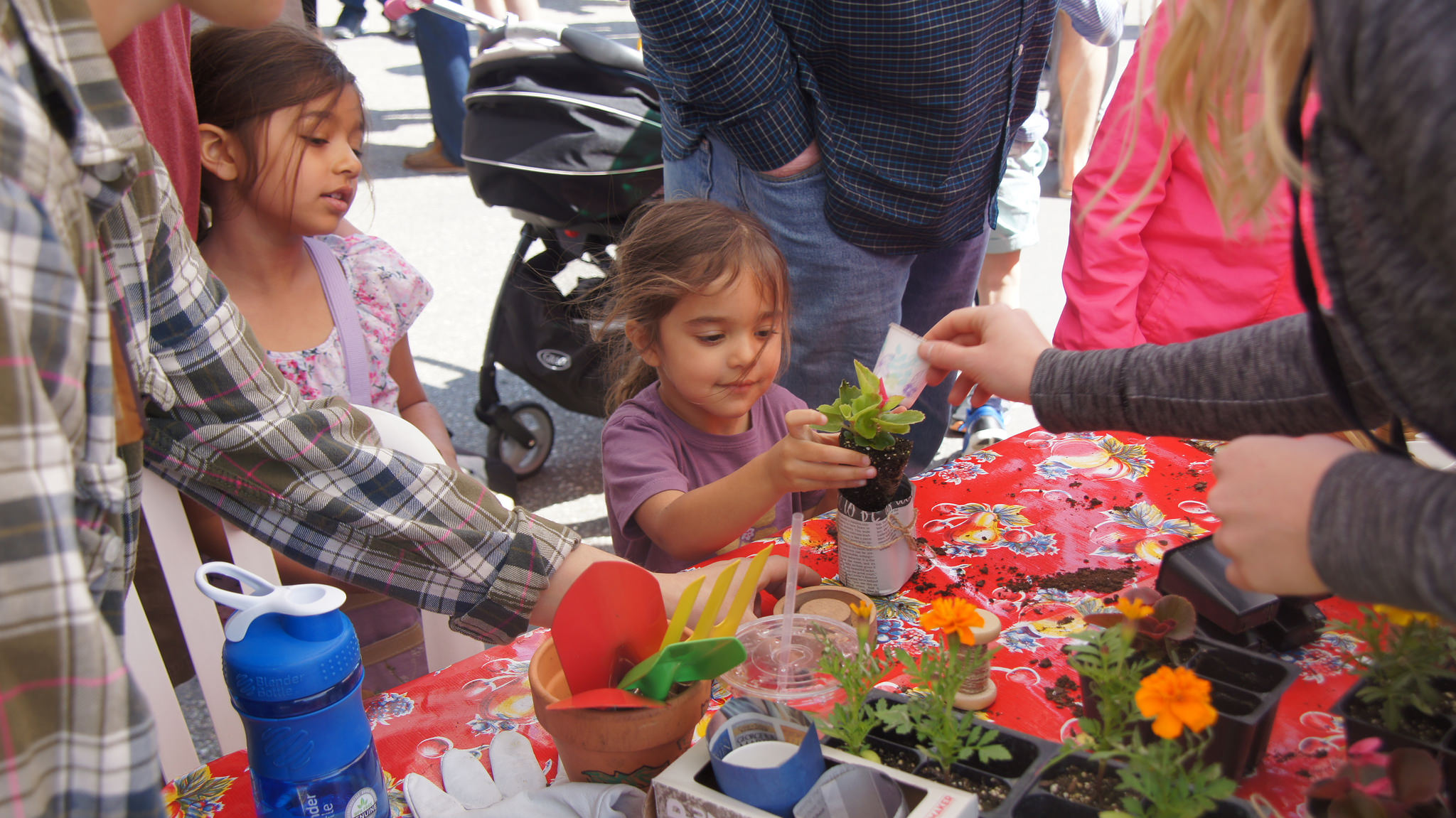 Kids Planting mother's day