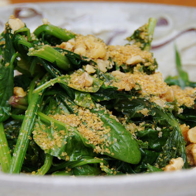 Spinach with Walnuts and Flax